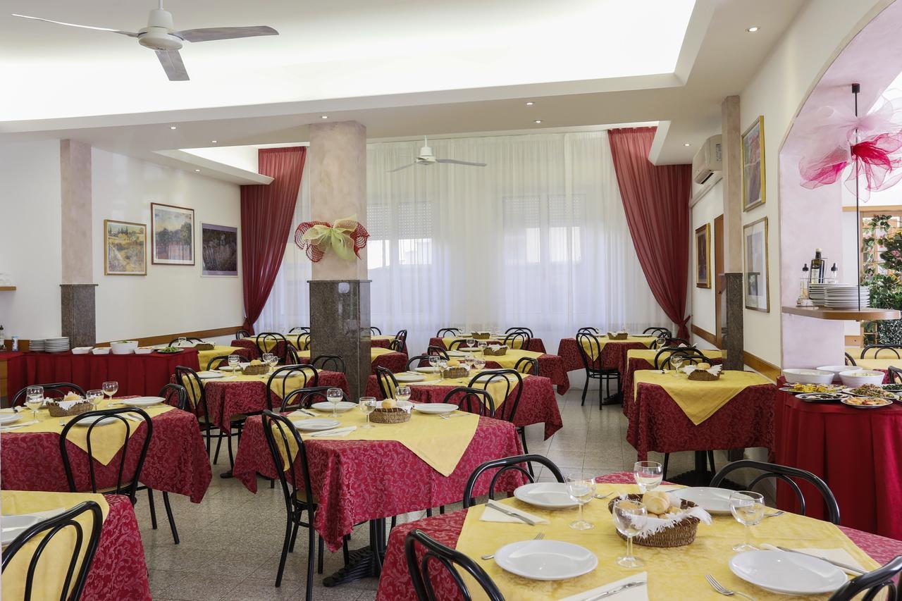 Hotel Susanna Rimini Exterior foto